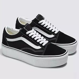 Women’s Old Skool Platform Black and White Vans 7.5